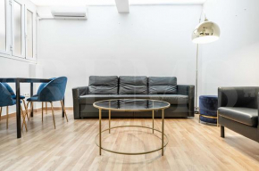 Large Apartment in the heart of Málaga by REMS
